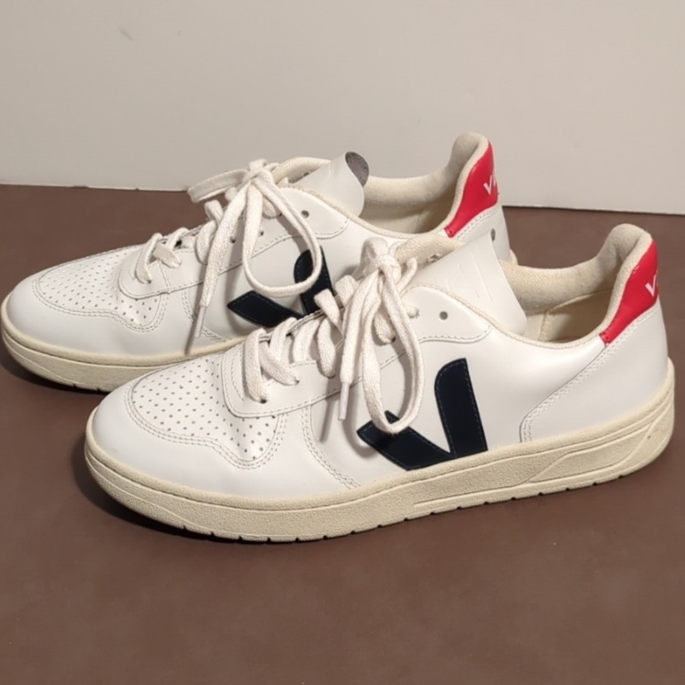 Veja sneakers. In great preowned condition.